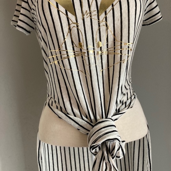 Long Tee - Picture 2 of 4